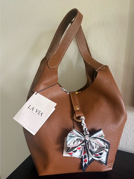 Lavia Handbags - La Via Cognac Pebbled Leather Shoulder Bag